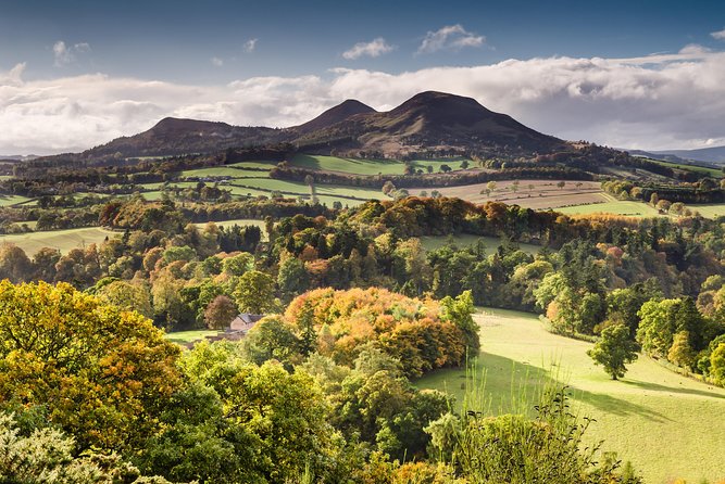 1 Day Alnwick Castle, Holy Island & Scottish Borders - Alnwick Castle, Hogwarts, and three hours of choices