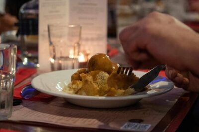2.5 Hour Experience Scottish Dinner and Folk Music