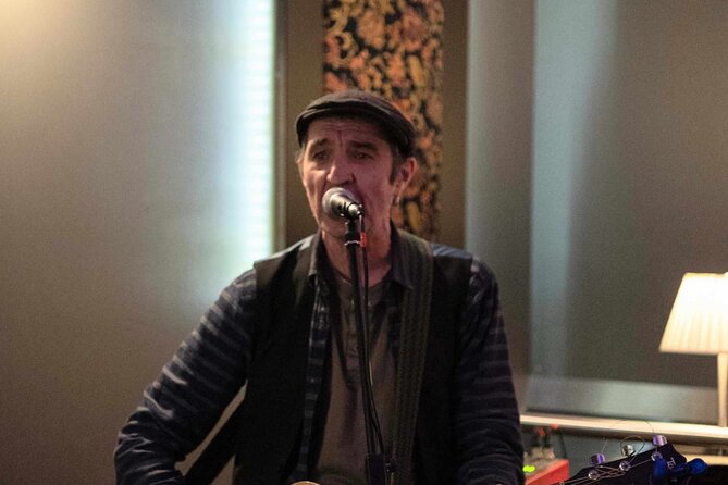 2.5 Hour Experience Scottish Dinner and Folk Music - The whisky toast needs realistic expectations