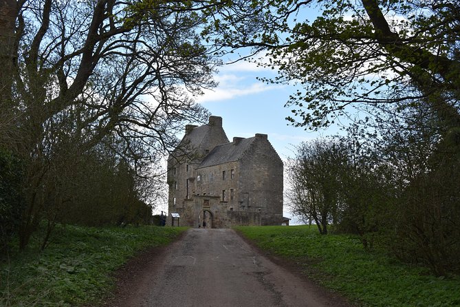 2-Day Outlander Experience Small Group Tour from Edinburgh - Day one begins at Lallybroch