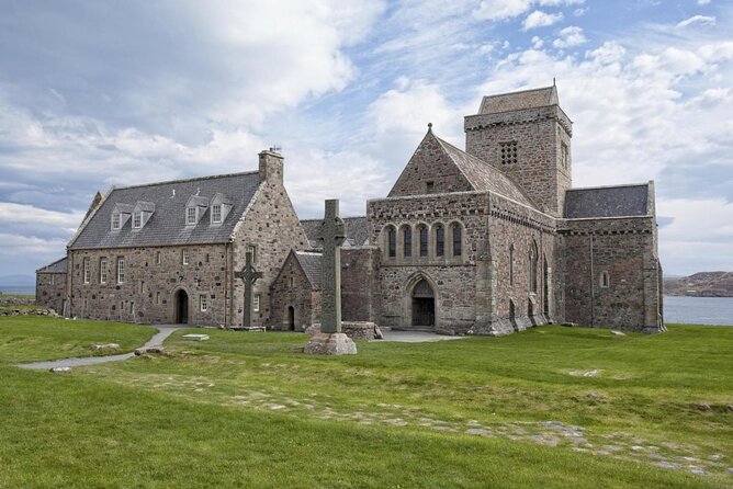 4-Day Magical Mull, Iona & West Highlands Small-Group Tour from Edinburgh - Day 4: Inveraray, Luss, and the road back to Edinburgh