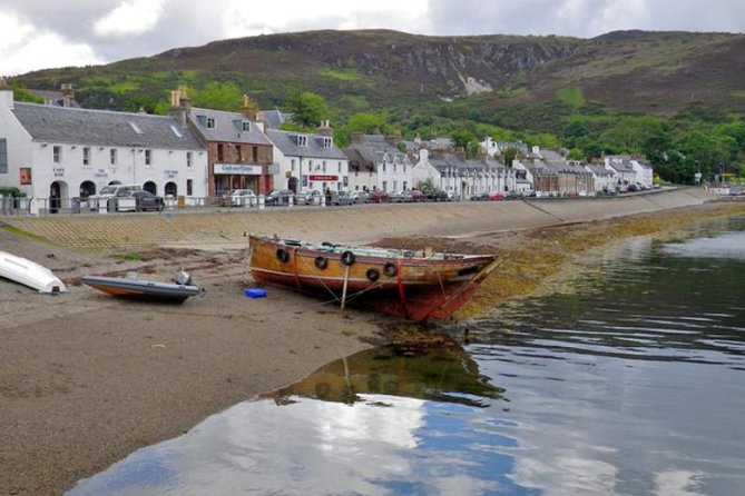 6-Day Outer Hebrides and Isle of Skye Small-Group Tour from Edinburgh - Day 4: Harris beaches, tweed, and the ferry to Skye