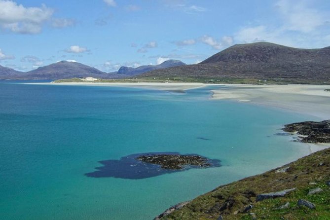 6-Day Outer Hebrides and Isle of Skye Small-Group Tour from Edinburgh - The minicoach, rooms, and daily comfort