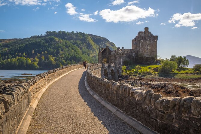 6 Day Outer Hebrides, Isle of Skye & optional 'Hogwarts Express' - Guides, group size, and time on the road