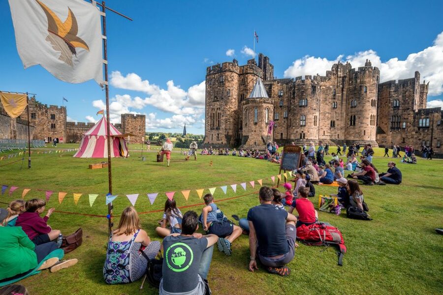 Alnwick Castle and Scottish Borders Tour from Edinburgh - Should you book the Alnwick and Scottish Borders tour?