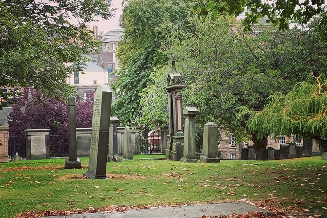Dark History and Ghost Tour of Edinburgh - Grassmarket’s executions, betrayal, and murder