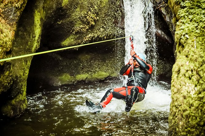 Dollar Falls Canyoning Trip - The Guides Shape the Day