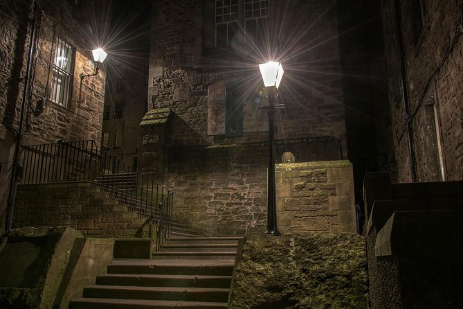 Edinburgh 2 Hour Nighttime Ghost Tour Italian Tour Guide - Greyfriars Cemetery: an important point to confirm
