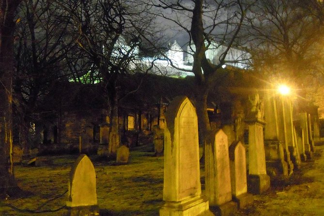 Edinburgh 2 Hour Nighttime Ghost Tour Italian Tour Guide - The Edinburgh Castle ghost story