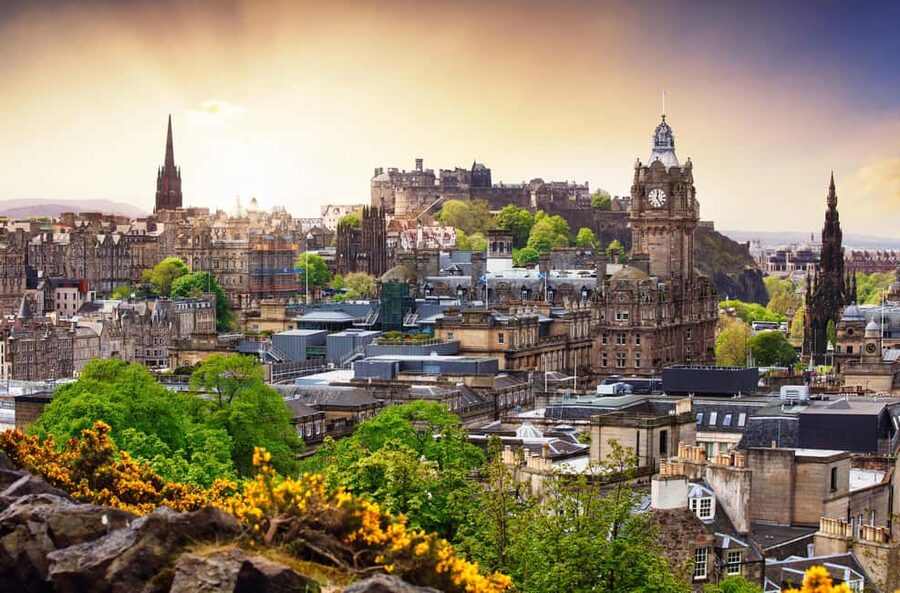 Edinburgh: 3-Hour Guided Secret Food Tour - Starting beside St Giles Cathedral