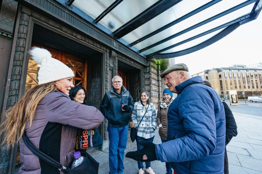 Edinburgh: 3-Hour Guided Walking Tour - Grassmarket: markets, stories, and Castle views