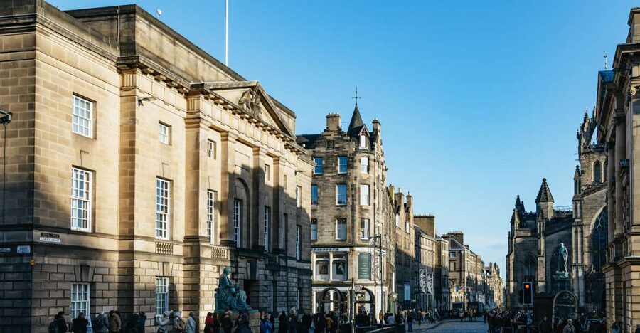 Edinburgh: 3-Hour Guided Walking Tour - Cockburn Street, Waverley Station, and the final views
