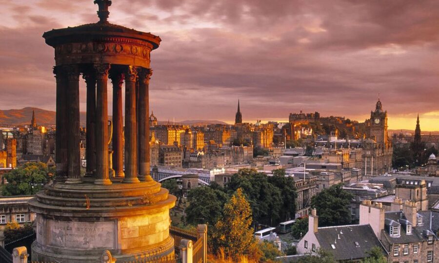 Edinburgh: 3-Hour Historical Walking Tour in Italian - St Giles’ Cathedral and the Royal Mile