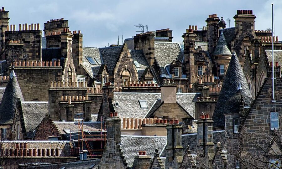 Edinburgh: 3-Hour Historical Walking Tour in Spanish - Starting at 190 High Street on the Royal Mile