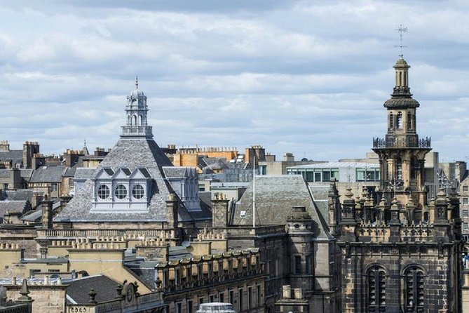 Edinburgh 3 Hour Walking Tour Italian Tour Guide - Starting on Edinburgh’s Royal Mile