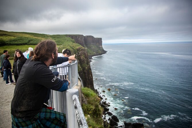 Edinburgh:5-Day Isle of Skye, Inverness & Loch Ness Tour w/Hostel - Day 1: The Kelpies, Glencoe, and five hours in Oban