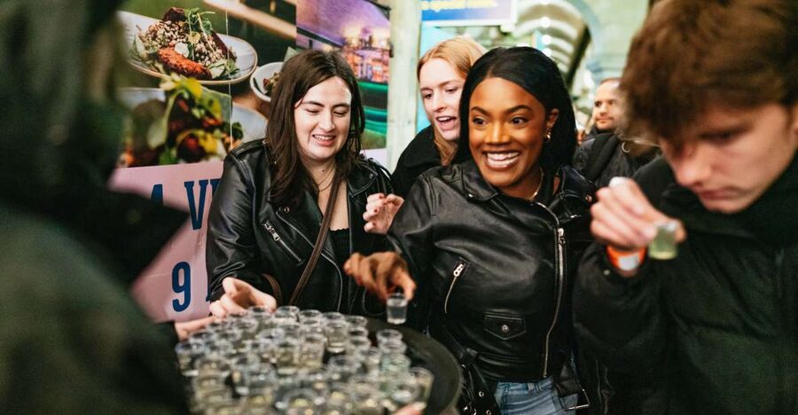 Edinburgh: 7 Bar Pub Crawl with 7 Shots & Discounts - Should you book the Edinburgh pub crawl?