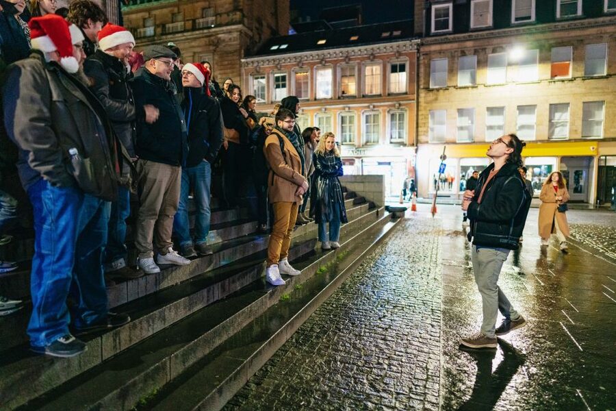 Edinburgh: 7 Bar Pub Crawl with 7 Shots & Discounts - How the seven-stop route works