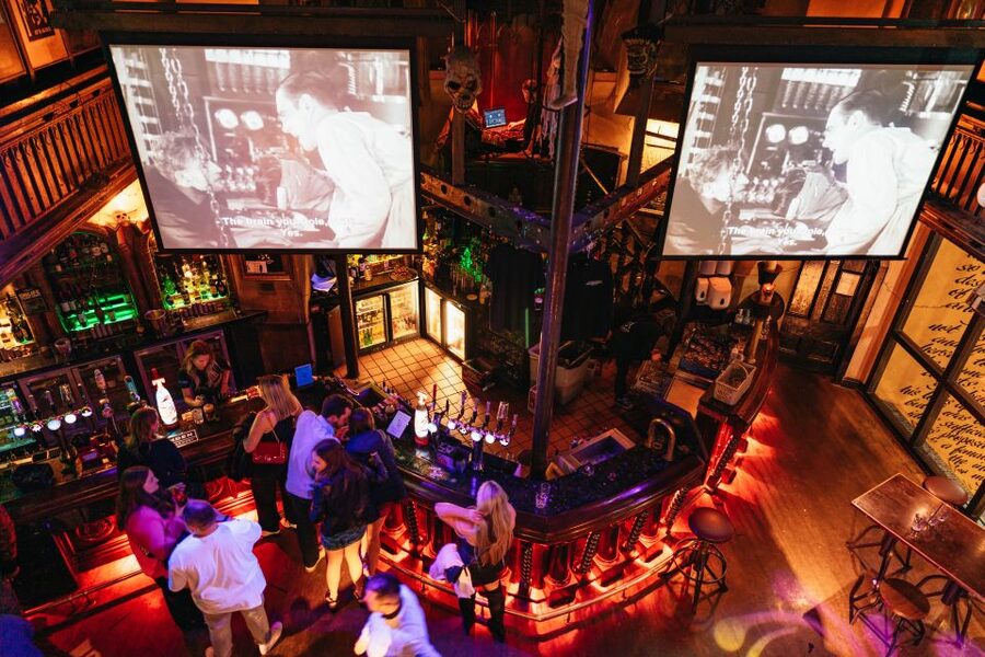 Edinburgh: 7 Bar Pub Crawl with 7 Shots & Discounts - Drinks, shots, and the fine print