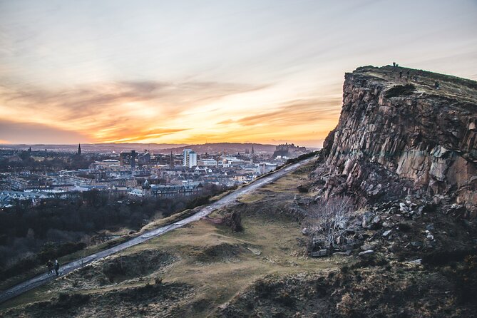 Edinburgh: Arthur's Seat Hike with Local Guide - What the guides add to the walk