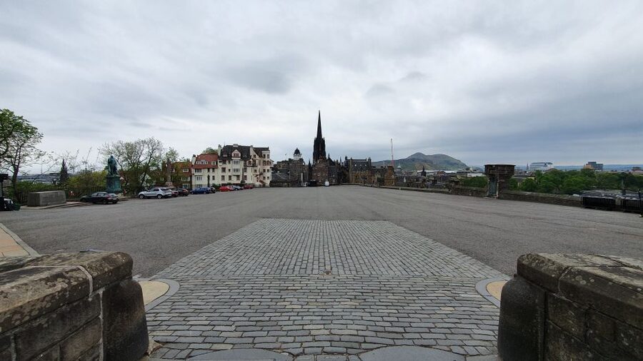 Edinburgh Castle: 120-Minute In-Depth Tour with Expert Guide - The Scottish National War Memorial brings solemn weight