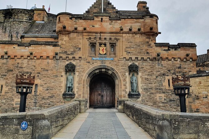Edinburgh Castle Highlights Tour with Tickets, Map, and Guide - Hawkhill, prisoners, and the people who lived here
