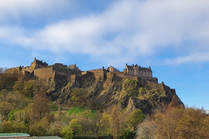 Edinburgh Castle Highlights Tour with Tickets, Map, and Guide - Crown Square, the Royal Palace, and the Crown Jewels