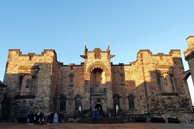 Edinburgh Castle Highlights Tour with Tickets, Map, and Guide - The One O’Clock Gun and the castle’s military life