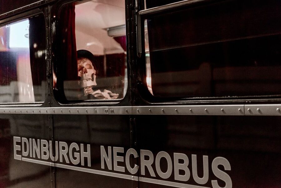 Edinburgh: Comedy Horror Ghost Bus Tour - Edinburgh Castle, the Royal Mile, and the Old Town