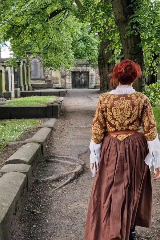 Edinburgh: Crime and Punishment Walking Tour - Meeting Charlotte beneath St Giles’ Cathedral