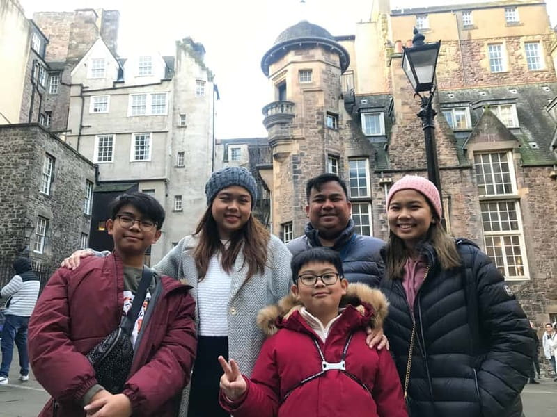 Edinburgh: Custom Highlights & Hidden Gems Tour with a Local - Coffee, shops, and a better feel for daily Edinburgh