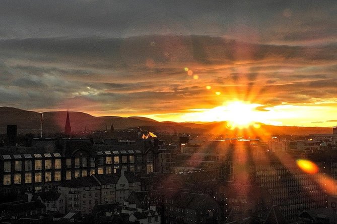 Edinburgh - Dark History - Mercat Cross connects city life with public punishment