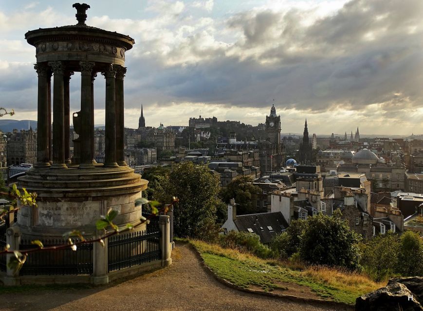Edinburgh: Dark History Royal Mile Walking Tour - A good choice for families with older children