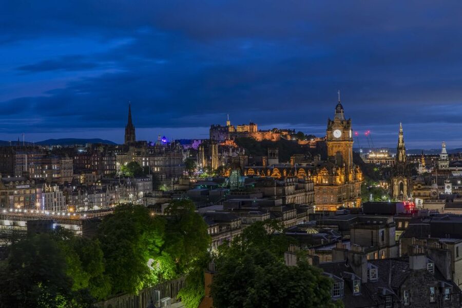 Edinburgh: Dark Secrets of the Old Town Ghost Walking Tour - Burke and Hare, and the body market