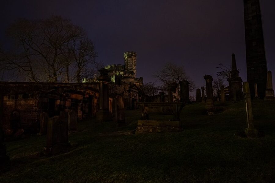 Edinburgh: Dark Secrets of the Old Town Halloween Tour - Witch hunts, burned beliefs, and public punishment