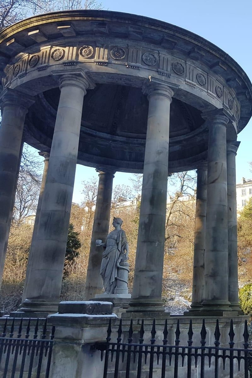 Edinburgh: Dean Village and Circus Lane Walking Tour - From Princes Street into Edinburgh’s quieter side