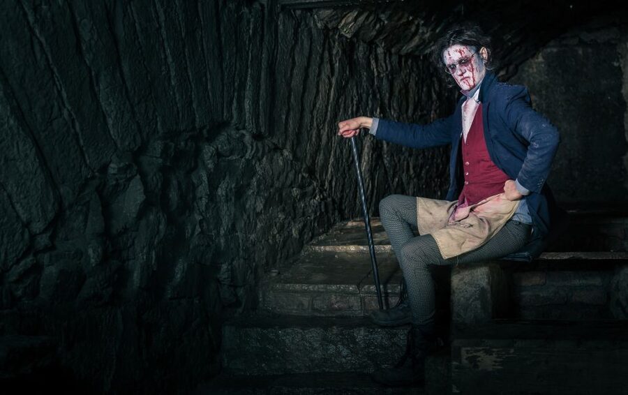 Edinburgh: Extreme Paranormal Underground Ghost Tour - A guide-led show with a changing cast