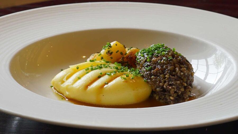 Edinburgh: Food & Drink Tasting Tour - Who should book this tour?