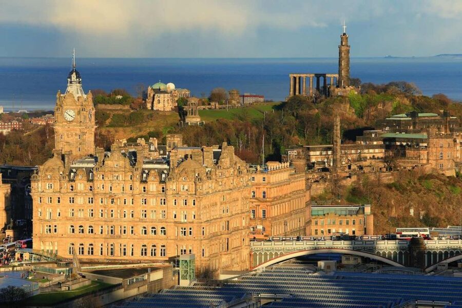 Edinburgh: Food & Drink Tasting Tour - Four venues, four different tastes of Edinburgh