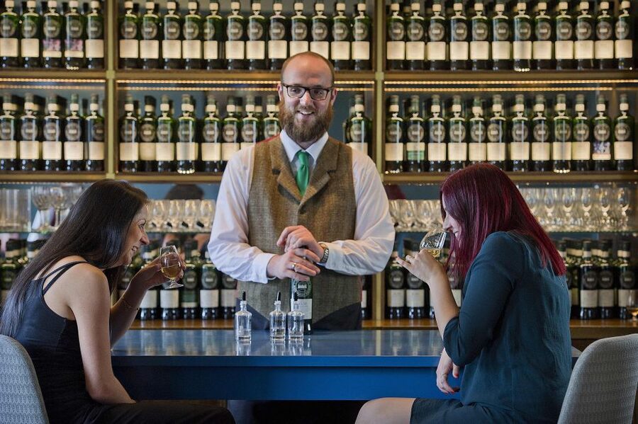 Edinburgh: Food & Drink Tasting Tour - Scottish dishes without the tourist trap feeling