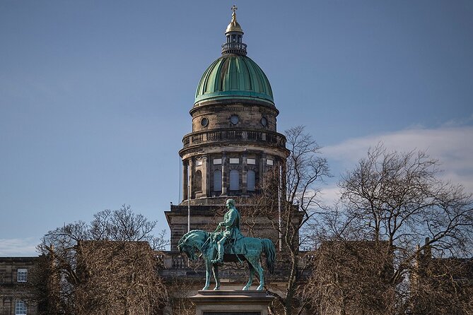 Edinburgh Full Day Walking Tour with Castle Included -Small Group - The Royal Mile and its closes