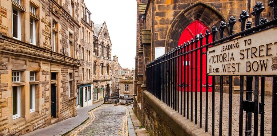 Edinburgh: Guided Harry Potter Tour in French - Following Rowling through Edinburgh’s Old Town