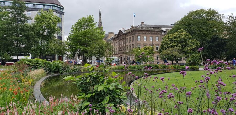 Edinburgh: Guided Tour in French - Key points at a glance