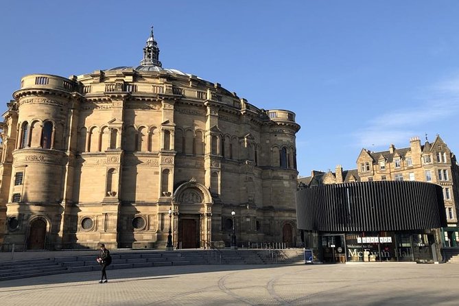 Edinburgh Half Day Guided Private Tour in a Premium Minivan - Holyroodhouse, Parliament, and the royal contrast