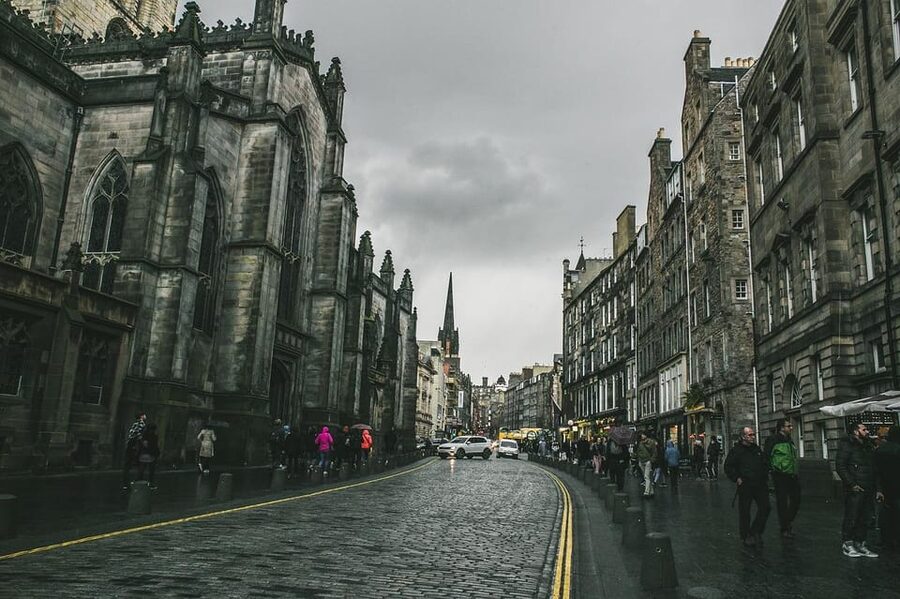 Edinburgh: Harry Potter Tour & Palace of Holyrood Entry - Victoria Street, Edinburgh’s Diagon Alley lookalike