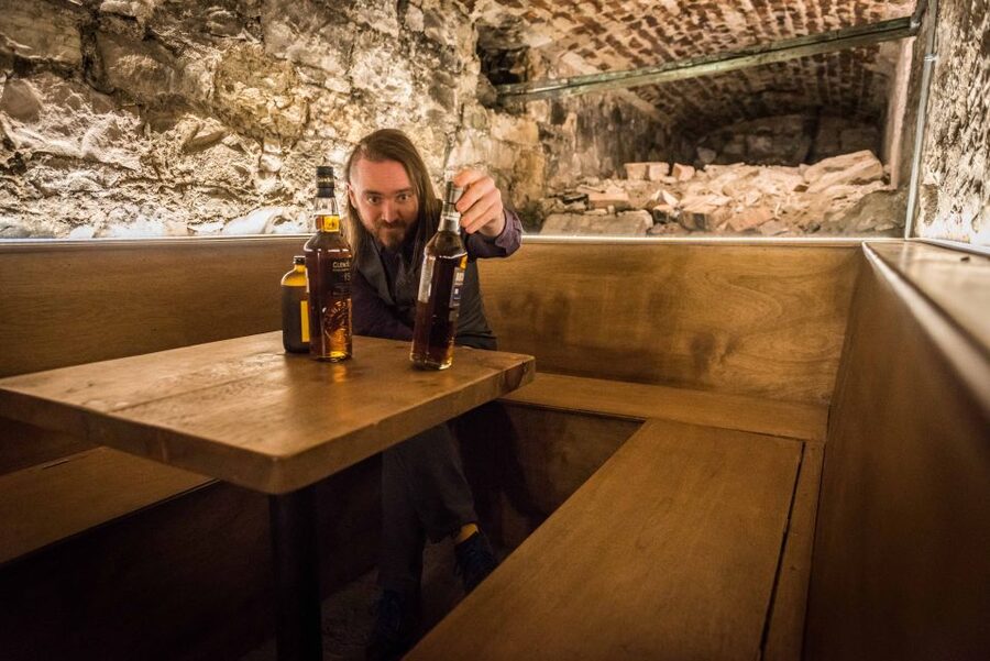 Edinburgh: Harry Potter Walking Tour and Whisky Tasting - Old College and the making of a fictional world