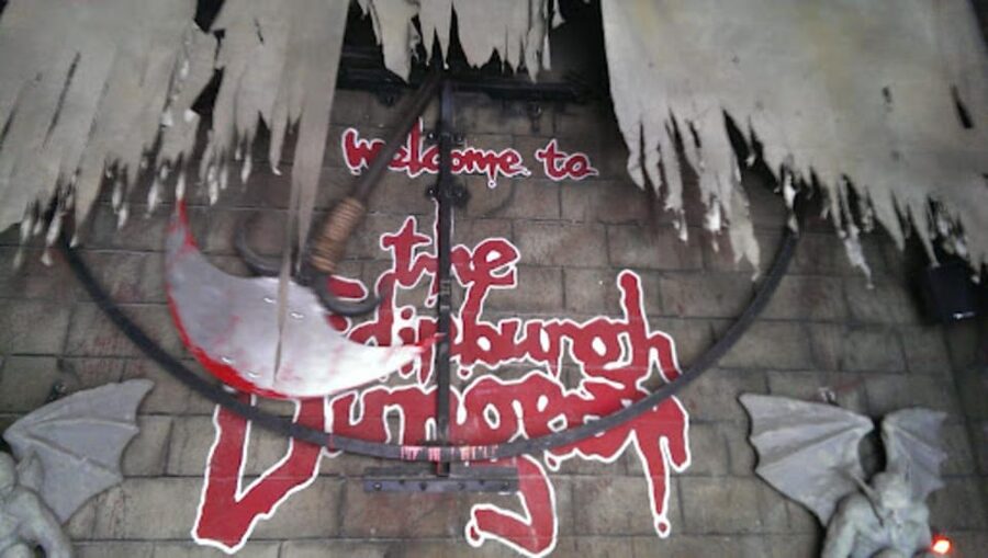 Edinburgh: Harry Potter Walking Tour with Dungeon Entry - Old Town lanes and the Elephant Café