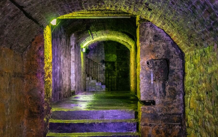 Edinburgh: Haunted Underground Vaults and Graveyard Tour - Entering the South Bridge Vaults