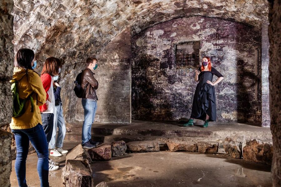 Edinburgh: Haunted Underground Vaults and Graveyard Tour - The best time to go