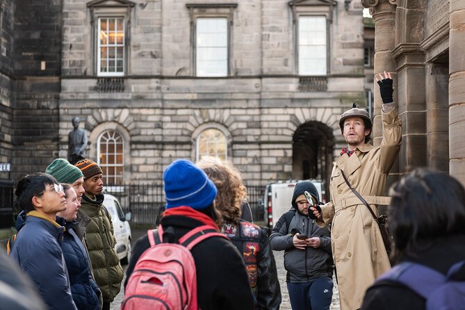 Edinburgh Historical Gems Tour with Whisky & Local Flavours - Who should book this Royal Mile experience?